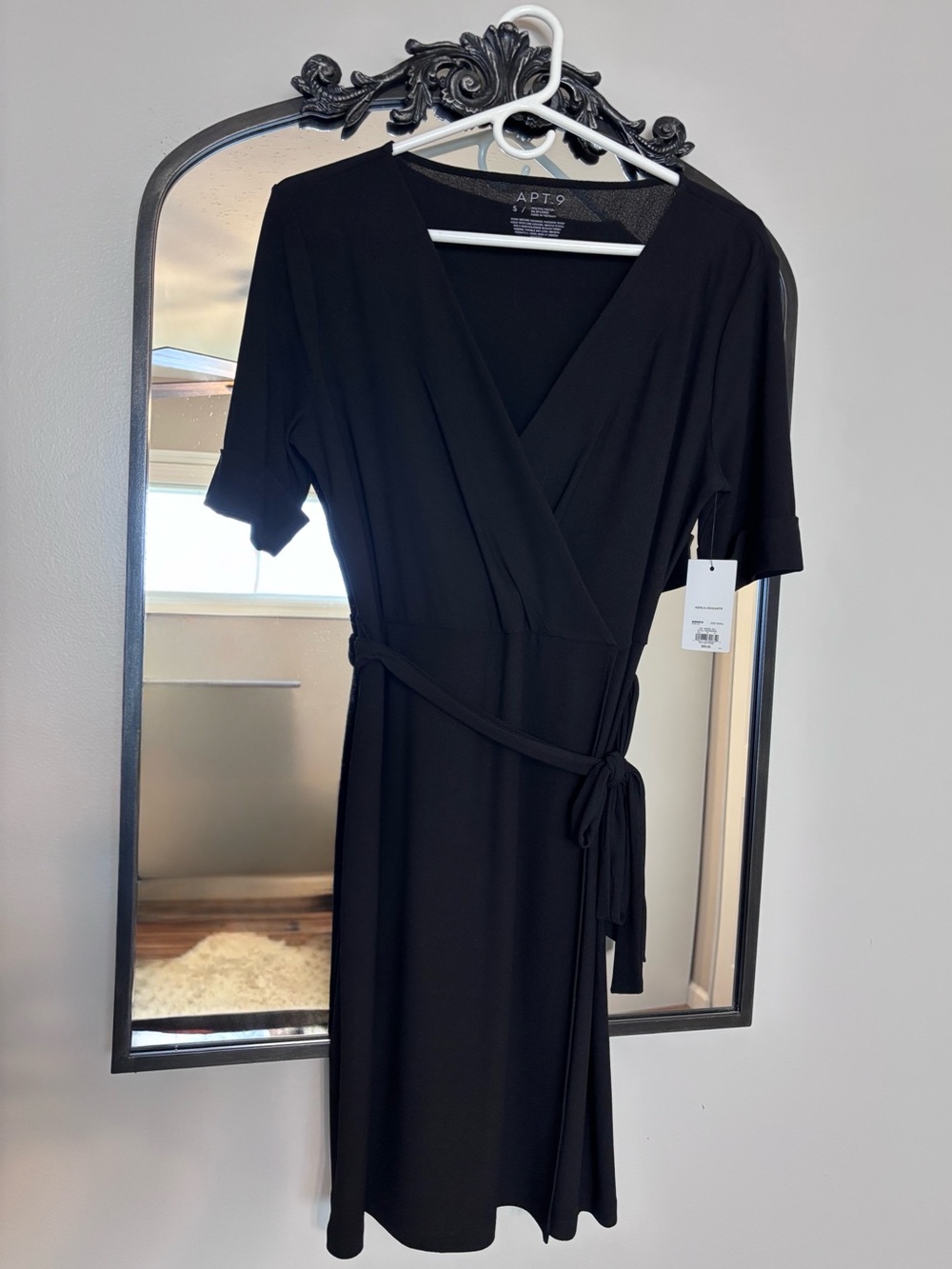 Apt 9 Black V-Neck Wrap Dress Size Small